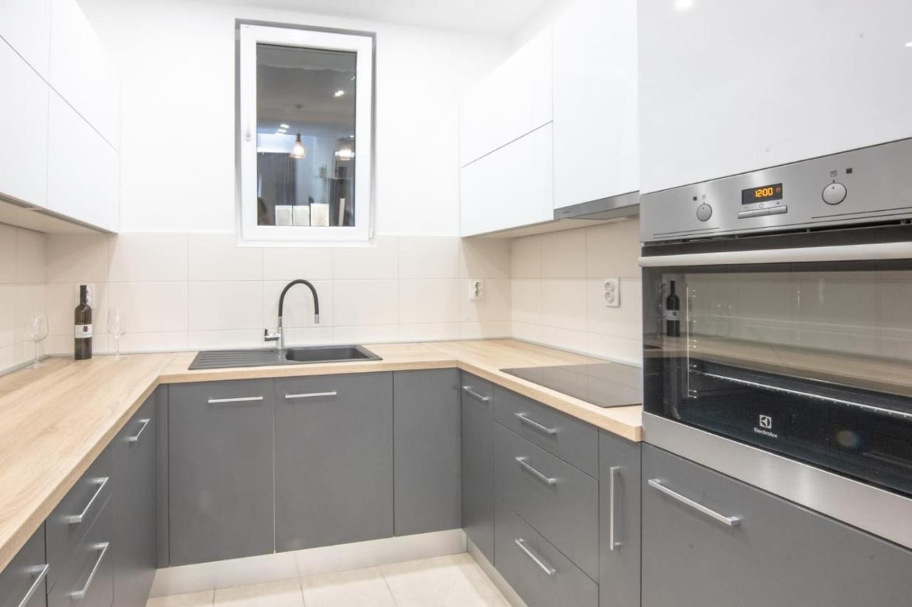 מאקרסקה Apartment Cvita Free Beach Parking מראה חיצוני תמונה