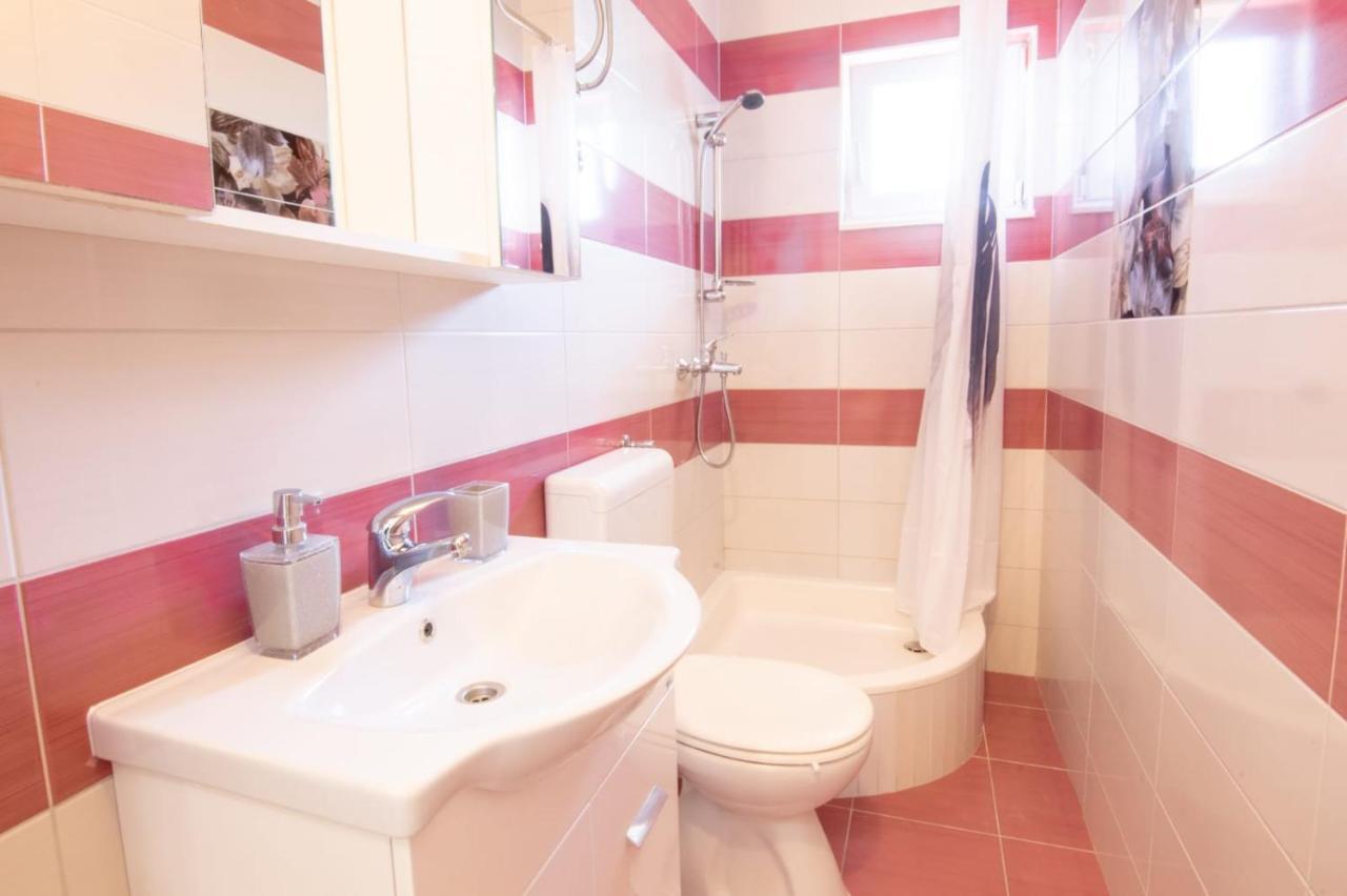 מאקרסקה Apartment Cvita Free Beach Parking מראה חיצוני תמונה